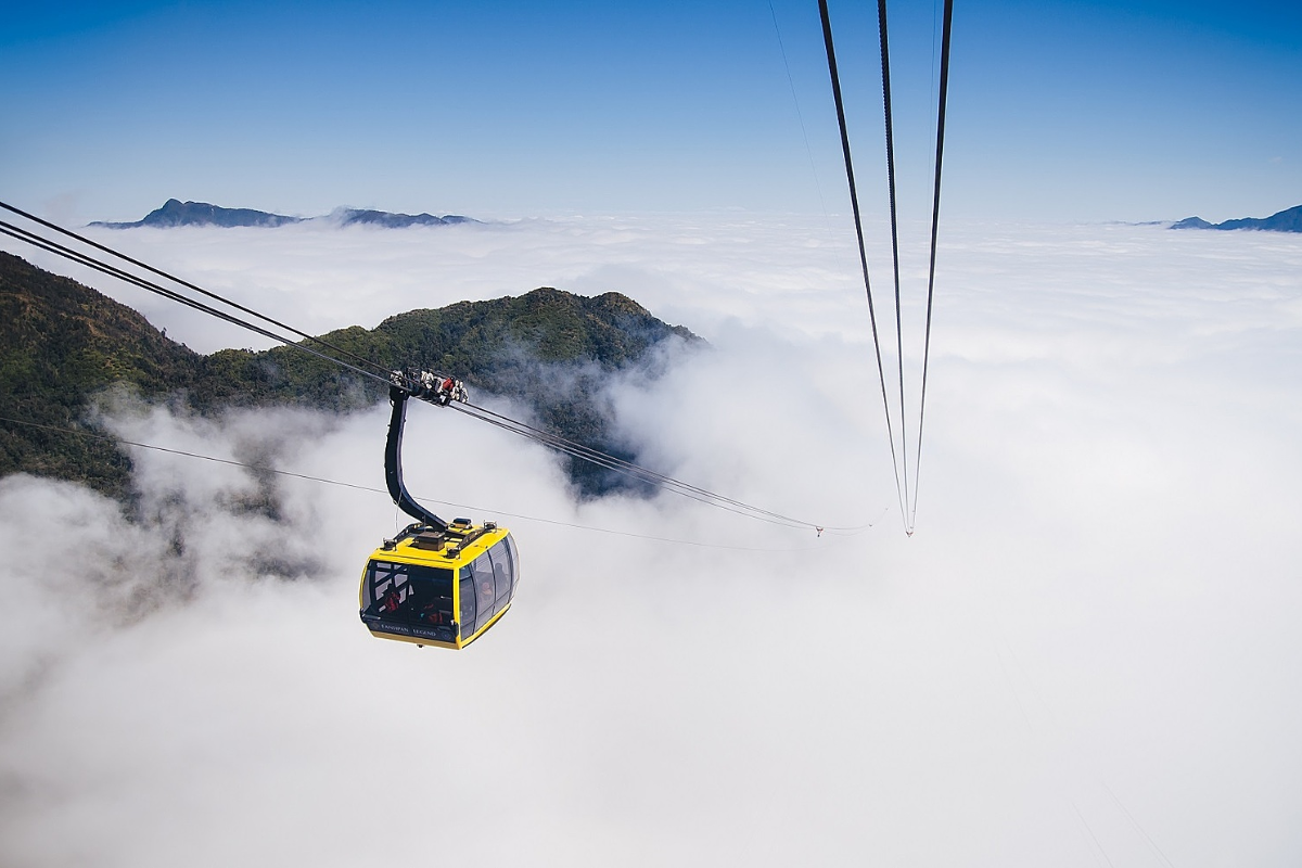 Cable car ascending Fansipan Mountain in winter