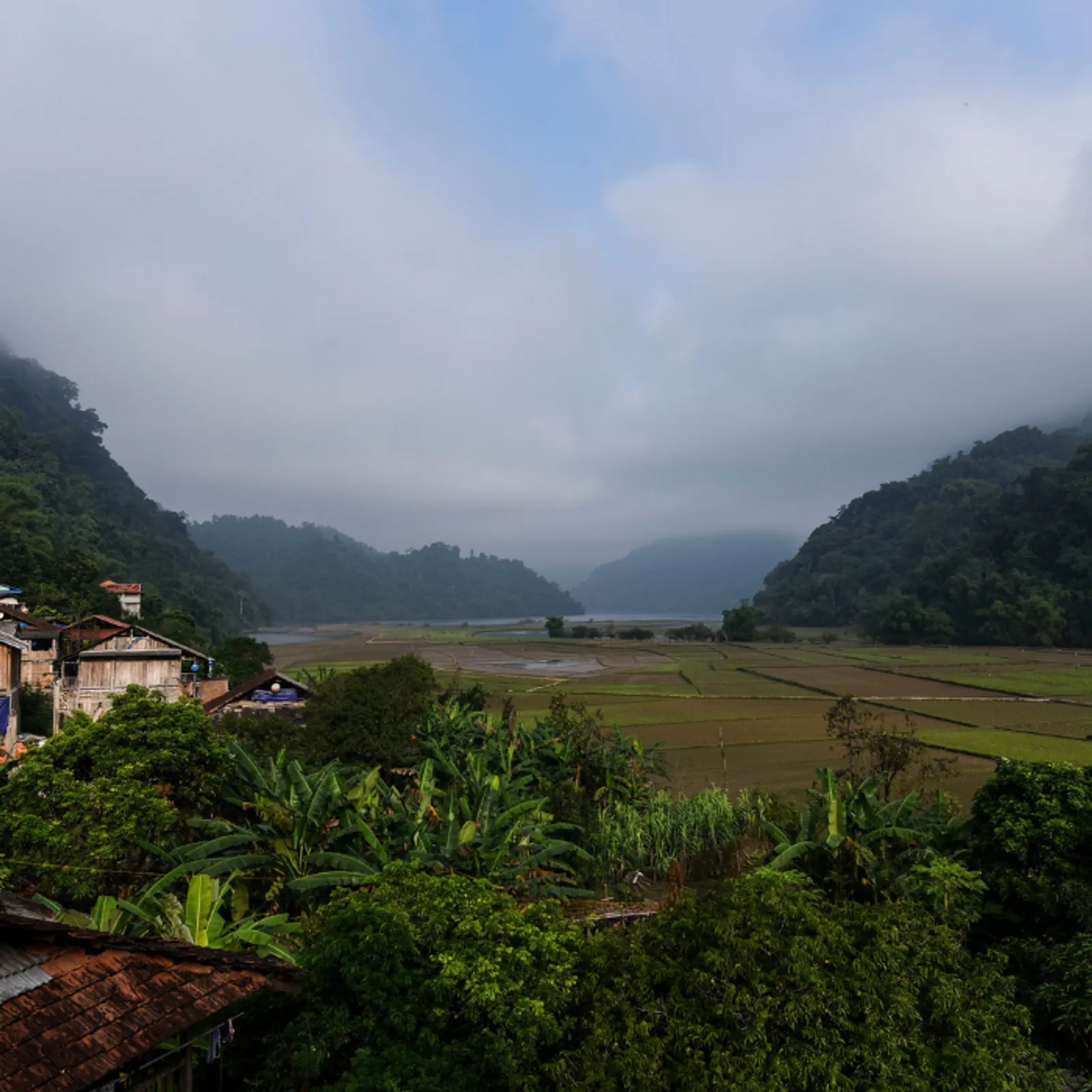 Ba Be Lake and Ban Gioc Waterfall Tour – photo 8