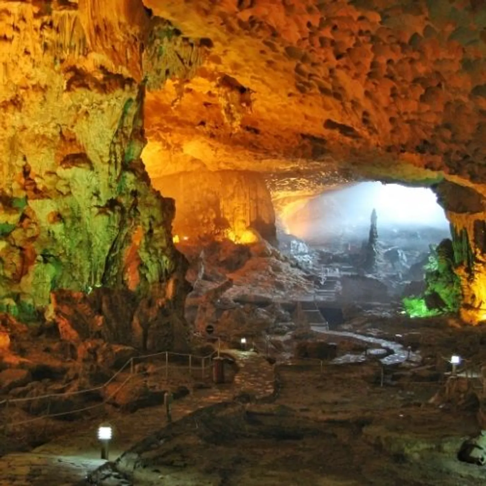 Paket Wisata Vietnam di Hanoi Halong Trang An 5 Hari 4 Malam – photo 8