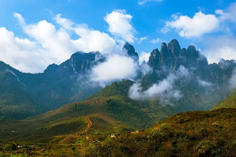 Ngu Chi Son 2-Day Private Trek: Cardamom Forest, Mountain Hut, Summit Sunrise