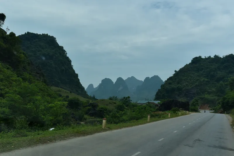 Northeast Vietnam 11-Day Private Tour: Ha Giang, Ba Be, Ban Gioc & Halong Bay – photo 3