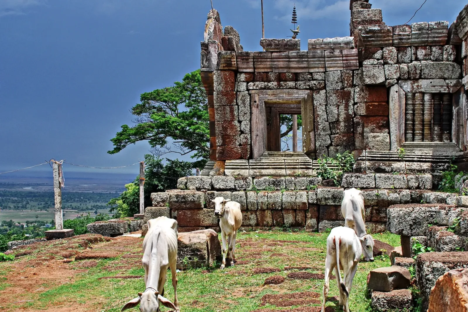PHNOM CHISOR & TONLE BATI (Full day) – photo 3