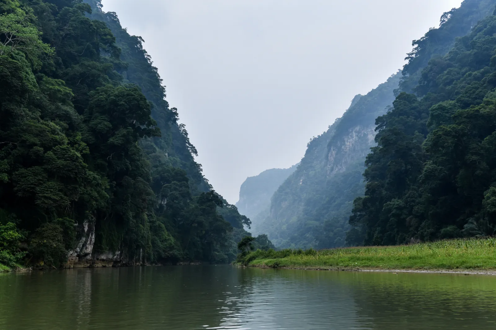 Northeast Vietnam 11-Day Private Tour: Ha Giang, Ba Be, Ban Gioc & Halong Bay – photo 13