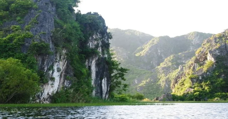 Hoa Lu, Tam Coc,  Bich Dong Day Tour