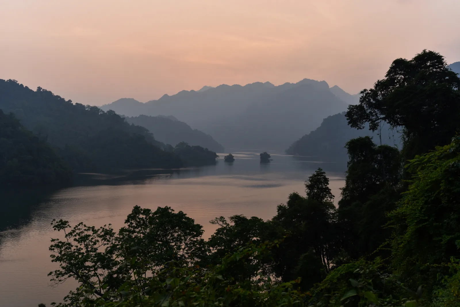 Northeast Vietnam 11-Day Private Tour: Ha Giang, Ba Be, Ban Gioc & Halong Bay – photo 8