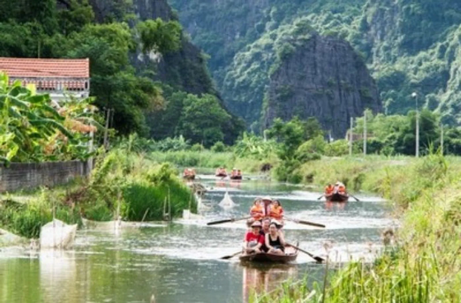 Hoa Lu, Tam Coc, Bich Dong Day Tour – photo 11
