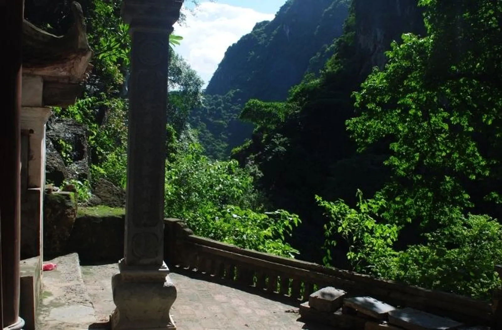 Hoa Lu, Tam Coc, Bich Dong Day Tour – photo 7