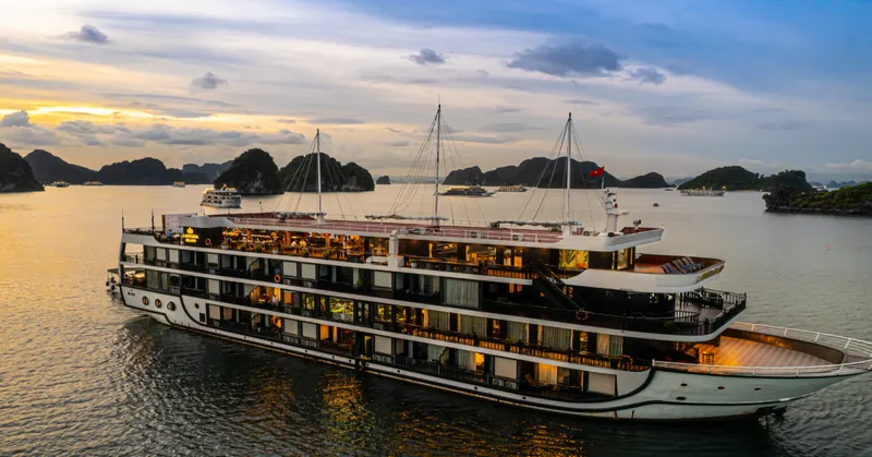 3D2N LA REGINA GRAND CRUISE HALONG