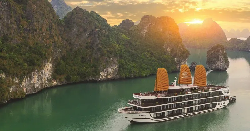 La Regina  Legend Halong bay 2 Days 1 Night