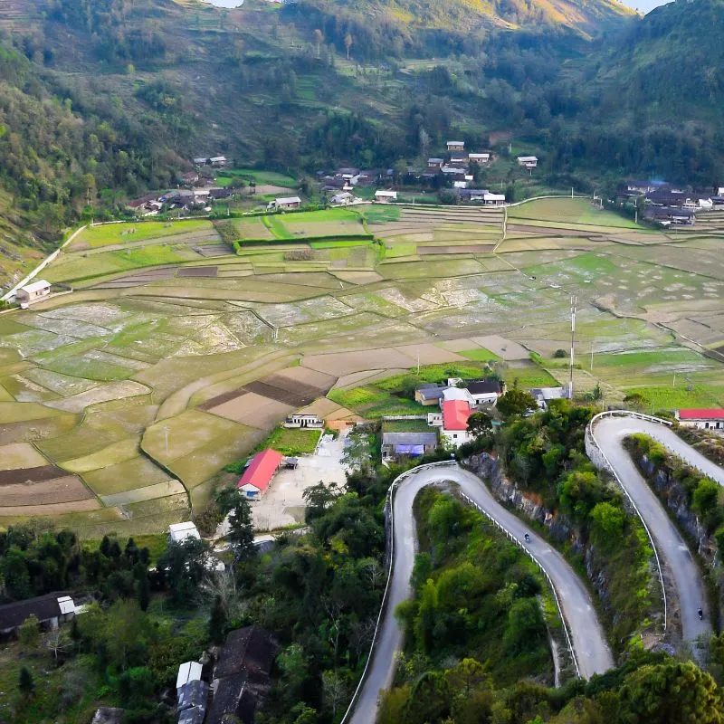 Tuyen Quang – Ha Giang – Quan Ba – Yen Minh (Breakfast/Lunch/Dinner)