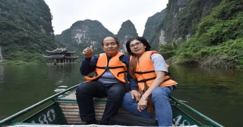 Trang An - Hang Mua Cave Day Tour