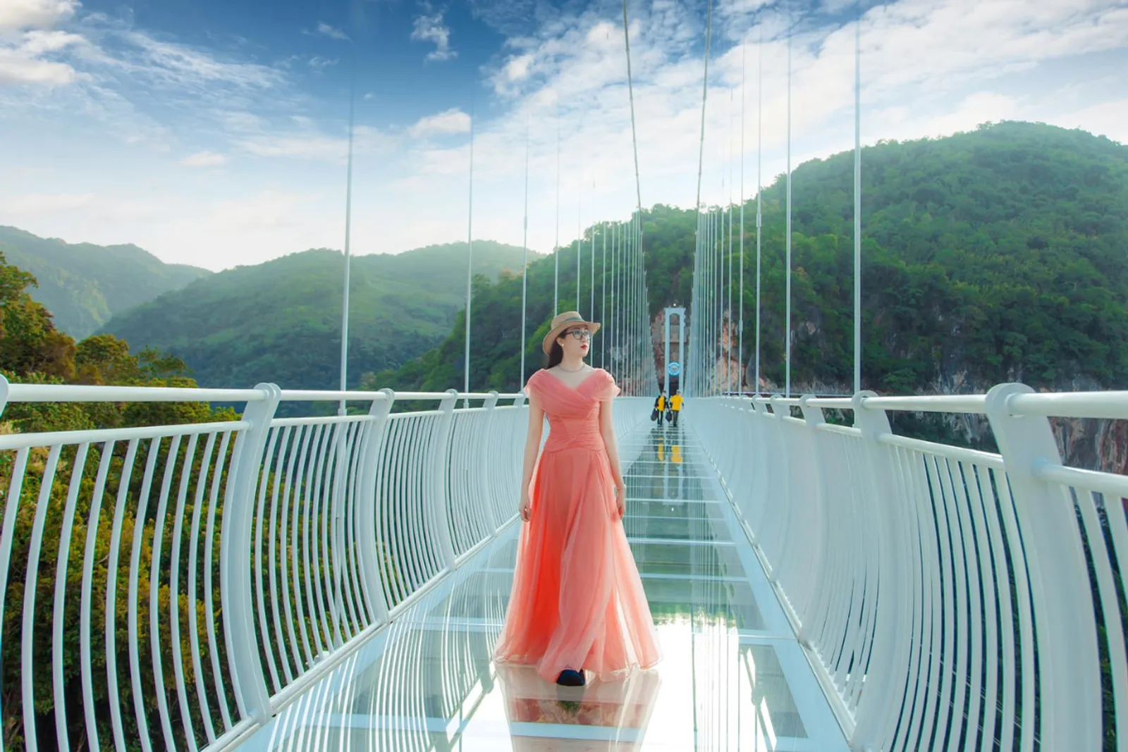 bach long glass bridge