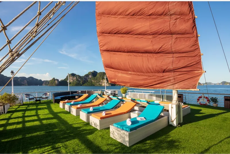 HA LONG BAY- LAN HA BAY - KAYAKING/SWIMMING ( LUNCH/ DINNER )