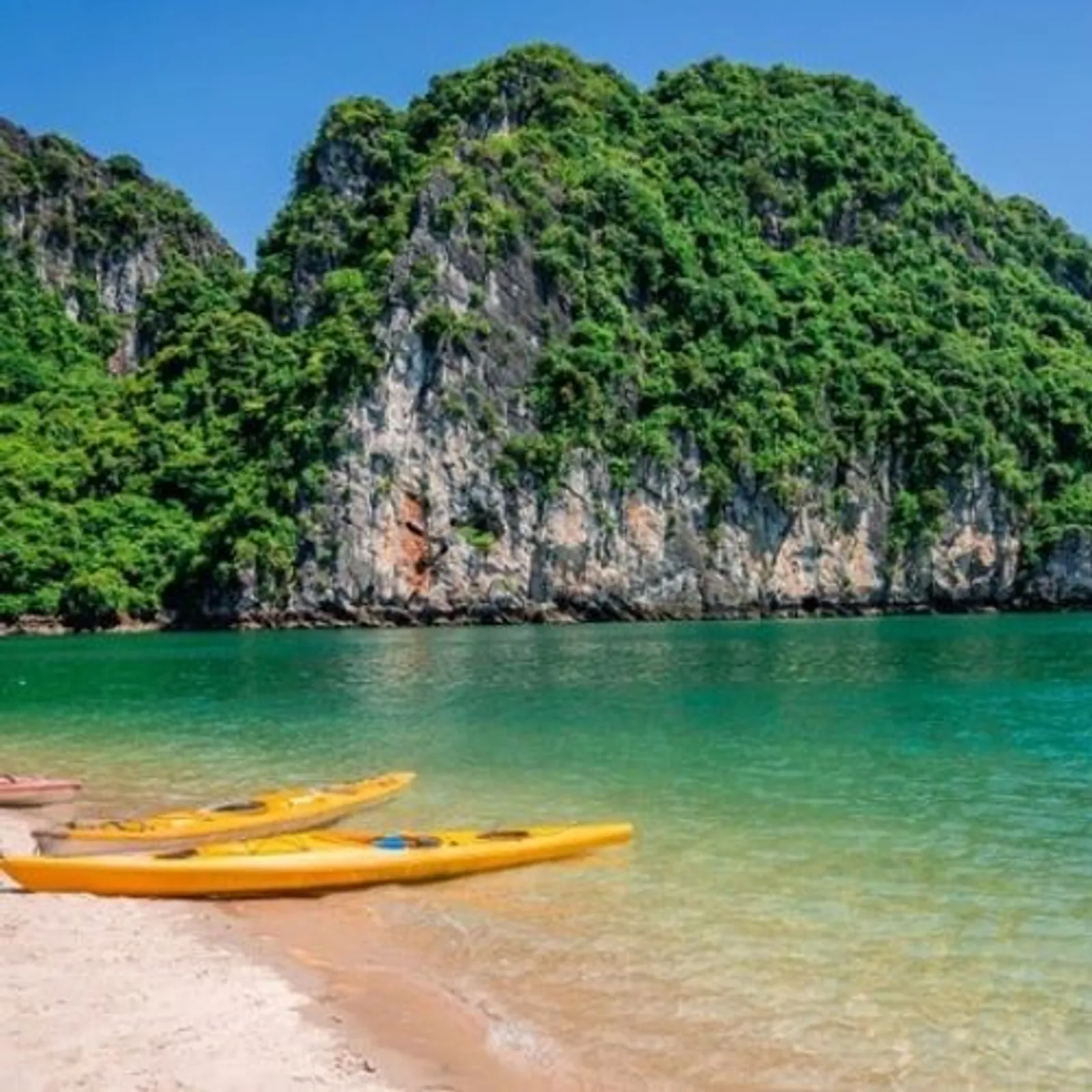 Paket Wisata Vietnam di Hanoi Halong Trang An 5 Hari 4 Malam – photo 37