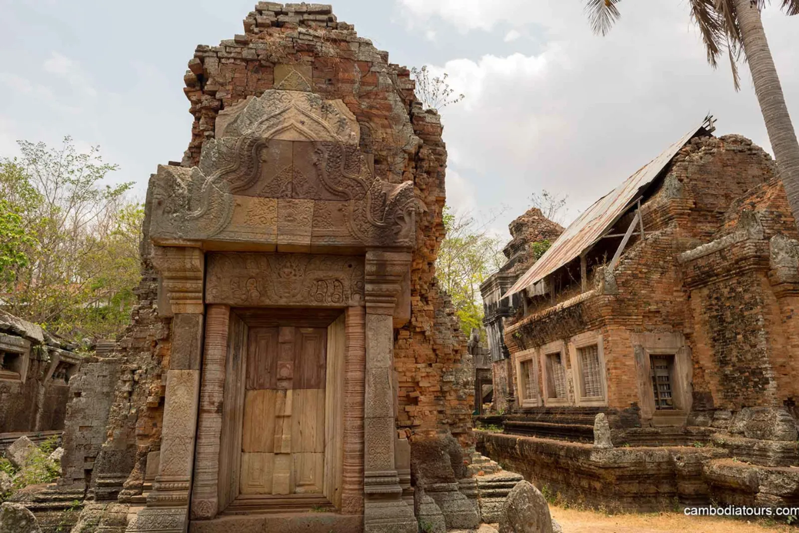 PHNOM CHISOR & TONLE BATI (Full day) – photo 4