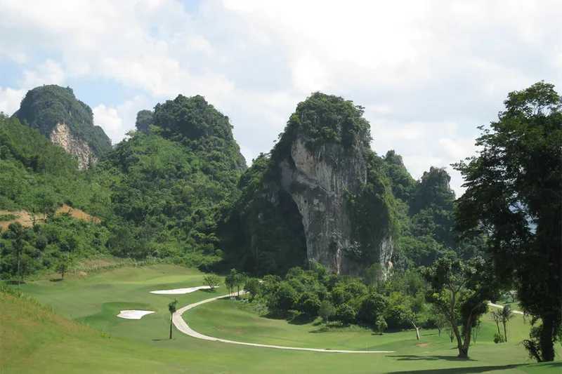 Hanoi Golf Tour 5 Days: Hanoi Golf Club, Long Bien, Phoenix & Sky Lake