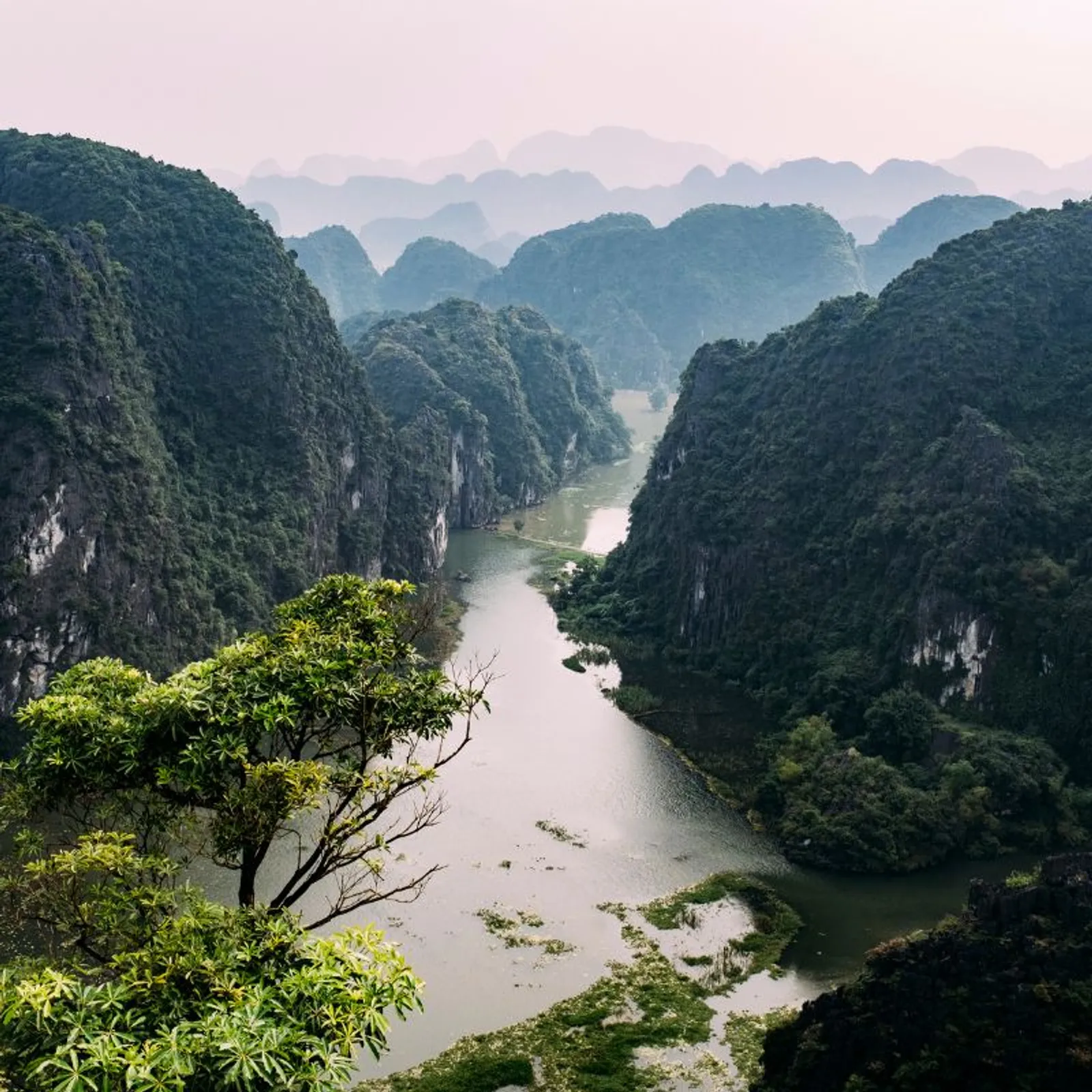 Paket Wisata Vietnam di Hanoi Halong Trang An 5 Hari 4 Malam – photo 35