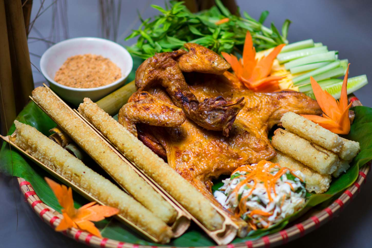 Traditional Sapa dishes served on a wooden tray