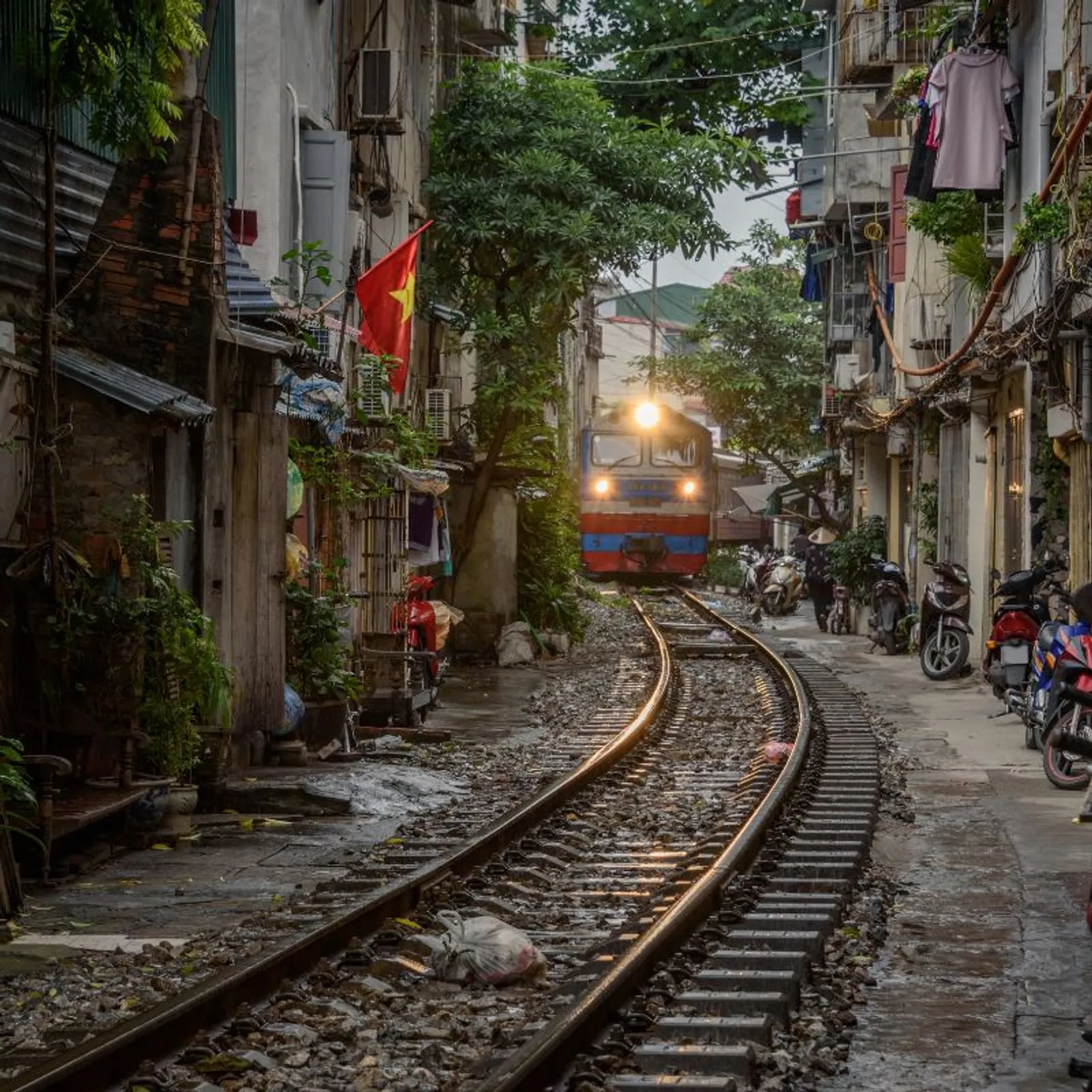 Paket Wisata Vietnam di Hanoi Halong Trang An 5 Hari 4 Malam – photo 5