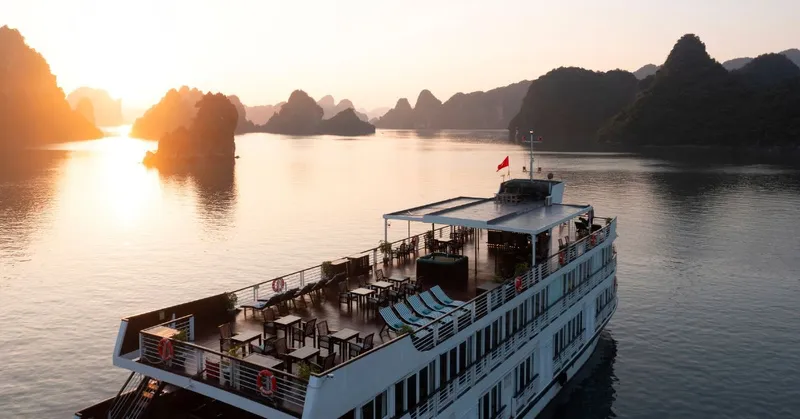 Lily Cruise Halong Bay 3 Days 2 Nights