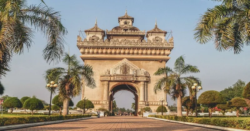8 Days Vientiane - Nam Kat - Pakbeng