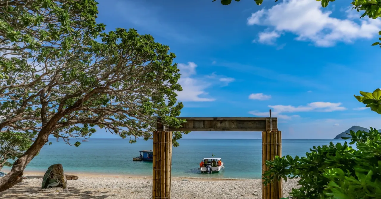 Discover Bay Canh Island & Cau Island, Con Dao Tour
