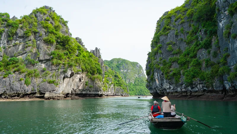 HANOI – HALONG BAY – LUON CAVE – TITOP ISLAND ( LUNCH/ DINNER)