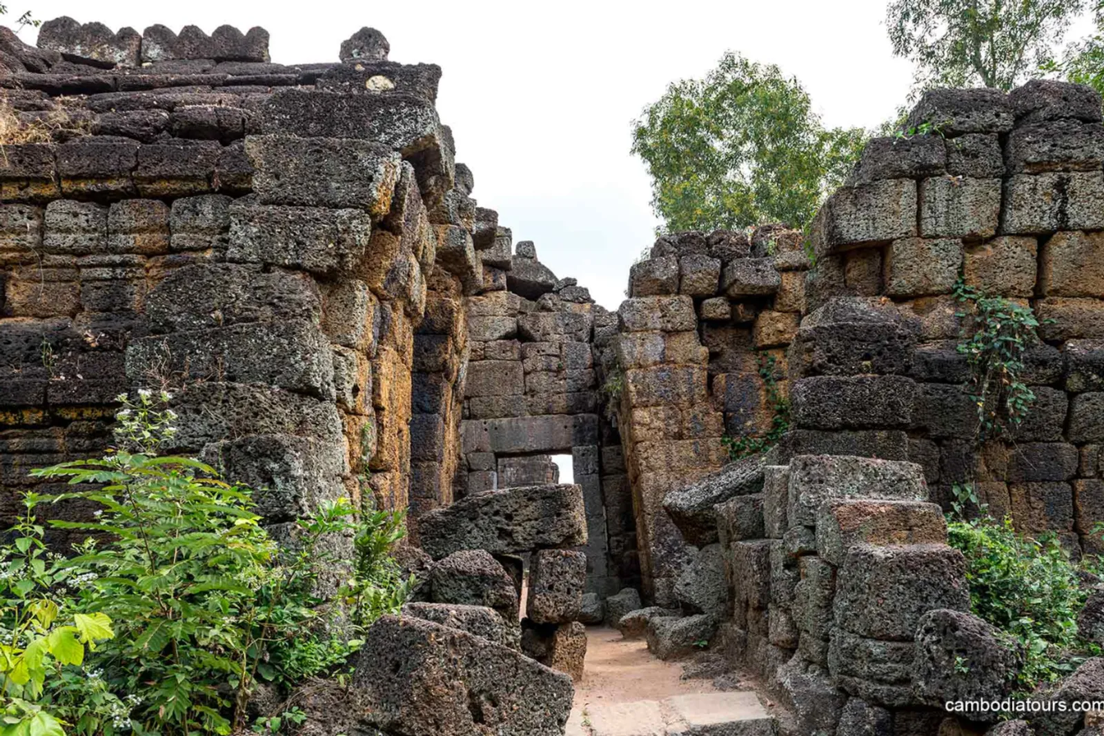 PHNOM CHISOR & TONLE BATI (Full day) – photo 9