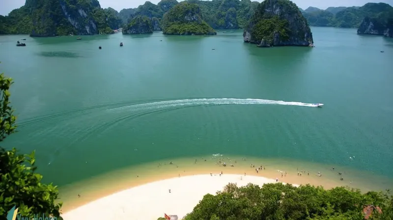 HALONG BAY – TRINH NU CAVE – LAN HA BAY – PEARL FARM ( BREAKFAST/ BRUNCH/ DINNER)